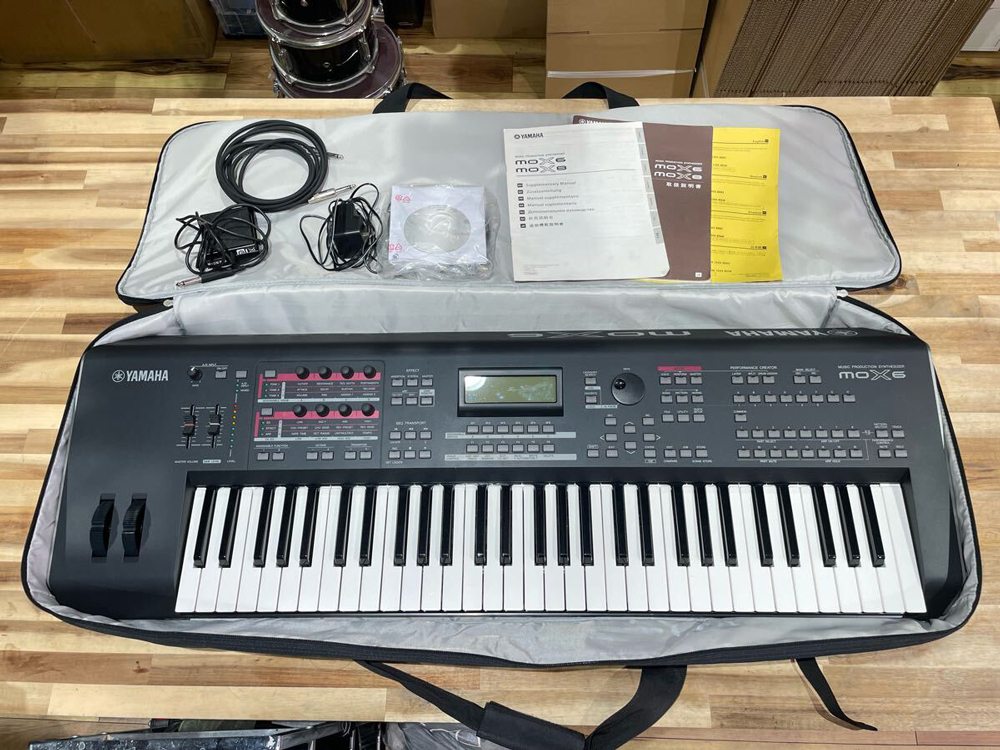 YAMAHA MOX6 ヤマハ シンセサイザー 鍵盤 電子ピアノ